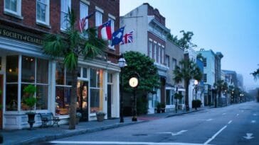 Pormestari kiinni rahapeliratsiassa – 749 peliautomaattia ja yli 400 000 dollaria takavarikoitiin Texasissa