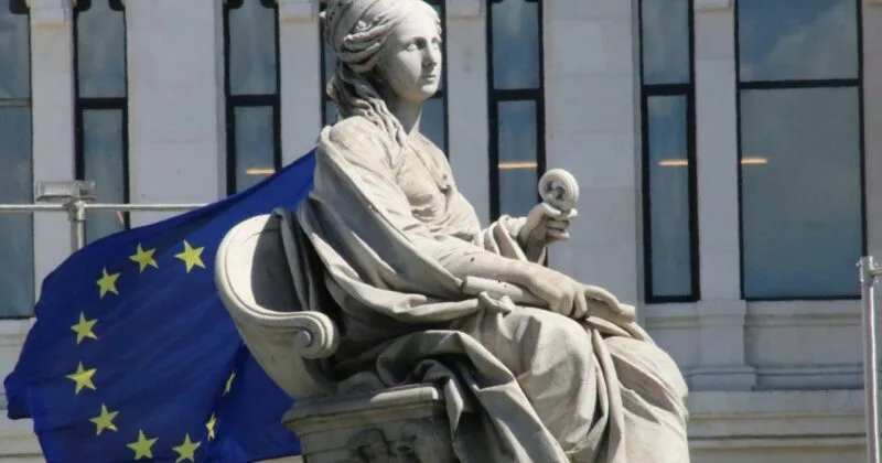 EU-juristi: Nettikasinon konkurssi ei estä pankkitilien jäädyttämistä Euroopassa