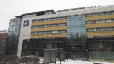 Veikkauksen pääkonttori Pohjois-Haagassa talvella