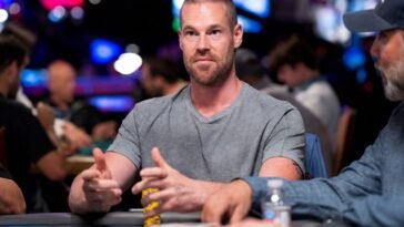 Patrik Antonius pokeripöydässä pelimerkkien ääressä — suomalaislegenda kertoi ClubWPT Goldin haastattelussa elävänsä actionin vuoksi