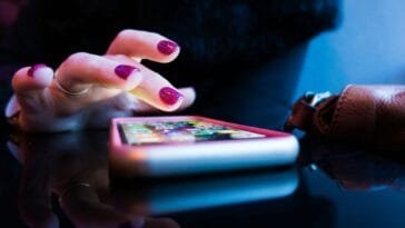 Mobiili ohitti tietokoneen rahapelaamisessa — viisi syytä muutokseen