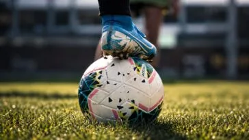 HJK:lle Betsson, Ilvekselle Unibet? Suomi seuraa Ruotsin tietä